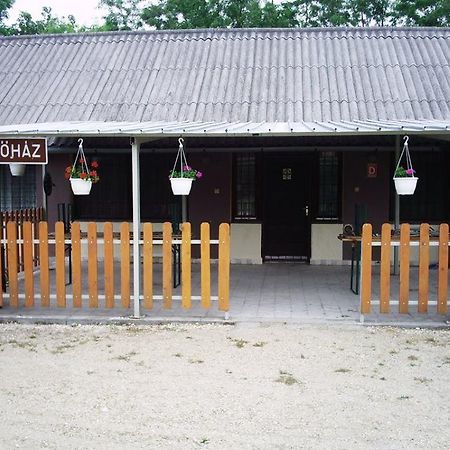Sakaltanya Sorozo- Borozo Pihenohaz Hotel Vének Exterior foto