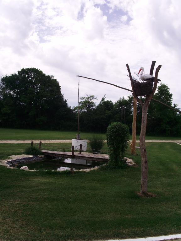Sakaltanya Sorozo- Borozo Pihenohaz Hotel Vének Exterior foto