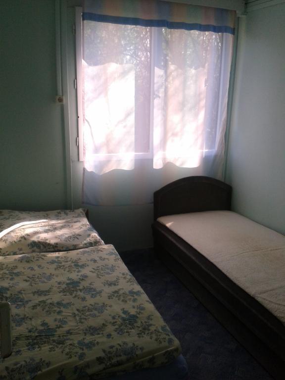Sakaltanya Sorozo- Borozo Pihenohaz Hotel Vének Quarto foto